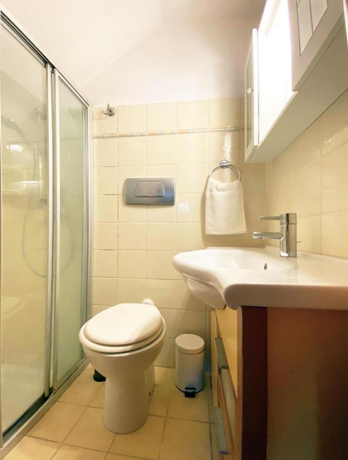 La Madonnina Bed & Breakfast Querceta Dış mekan fotoğraf