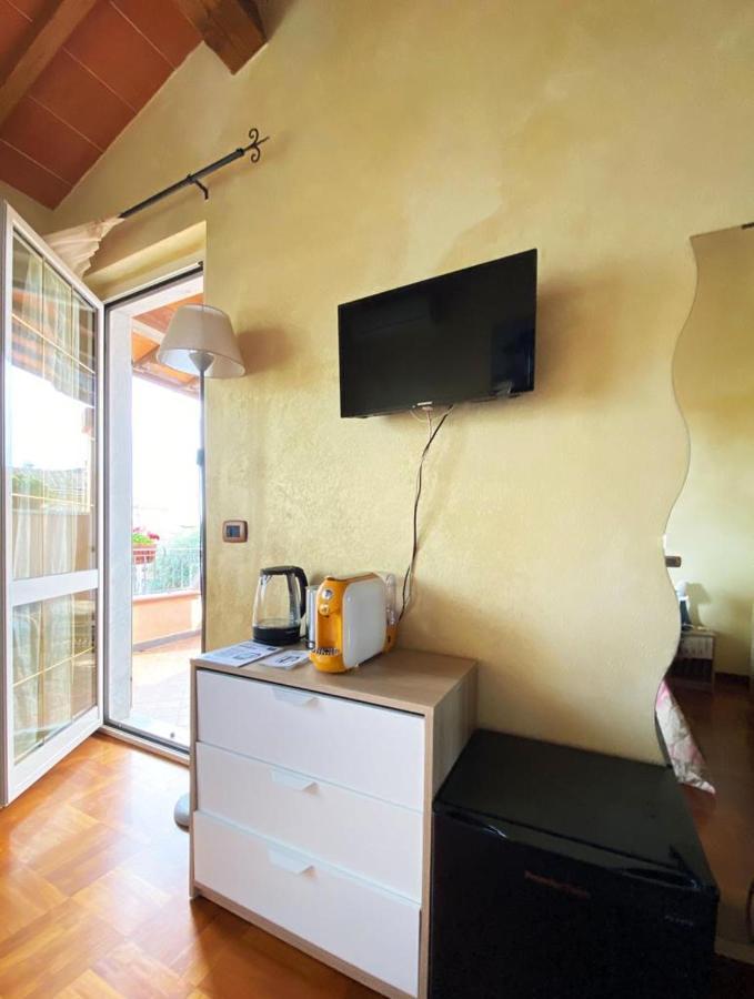 La Madonnina Bed & Breakfast Querceta Dış mekan fotoğraf